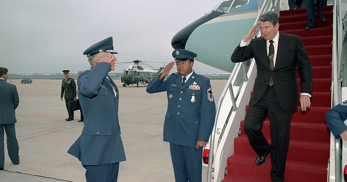 Washington D.C. üzerinde uçan başkanlık uçağı Air Force One