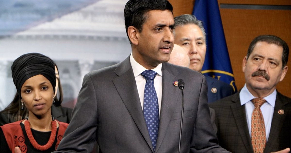 Temsilciler Meclisi Üyesi İlhan Omar, Washington D.C.'deki Kongre binasında.