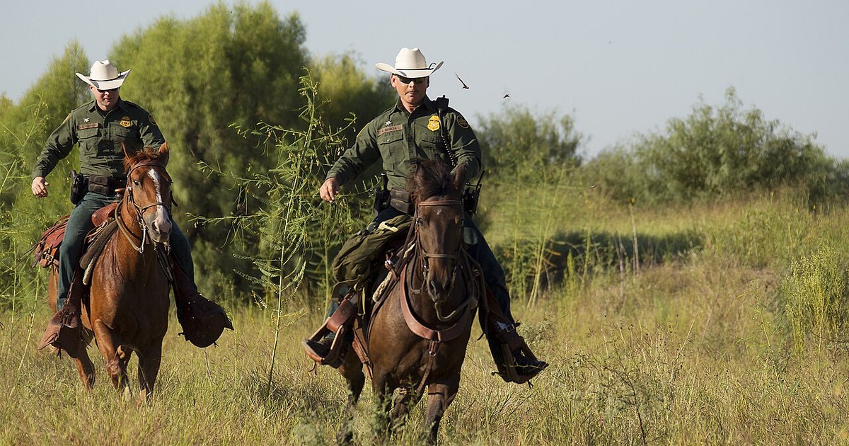 Long Island'da bir seçim kampanyası etkinliği ve göçmenlik tartışmaları