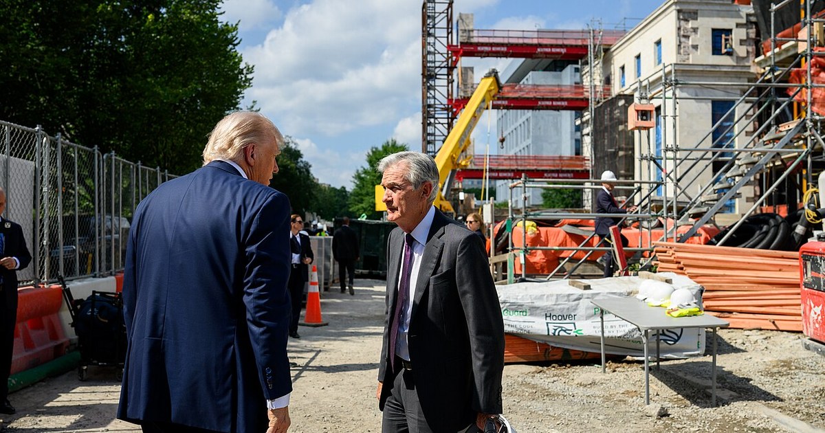 New York Menkul Kıymetler Borsası ve Wall Street binası genel görünümü